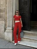Crop pantolon biyeli takım kırmızı thumbnail 4