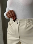 Beli lastikli çıtçıtlı deri şort krem w241007 thumbnail 8