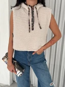 Astarlı kapşonlu kuzu yelek beyaz t1243 thumbnail 2