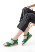 692-564 Çimen Yeşili  Ortopedik Taban Çapraz Tokalı Kadın Sandalet - 1