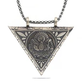 925 Ayar Gümüş Üçgen İçi Açılabilen Osmanlı Arma Muskalık Gümüş Kolye thumbnail 1