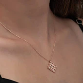 Gümüş Rose Dörtgen Zirkon Taşlı Kadın Kolye thumbnail 4