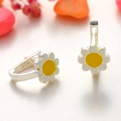 Gümüş Papatya Çocuk Küpesi thumbnail 1