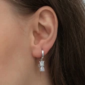 Gümüş Sallantılı Kedi Kadın Küpe thumbnail 2