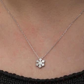 925 Ayar Gümüş Minimal Kar Tanesi Kadın Kolye thumbnail 5