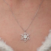Gümüş Manolya Çiçeği Kar Tanesi Kadın Kolye thumbnail 4