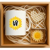 Papatya Motivasyon Kutusu, Arkadaşa Hediye Sepeti, Papatyalı Konsept Kupa, Papatya Mum, Kalp Anahtarlık Hediye Seti P1-02 - 1