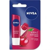 Nivea Fruity Shine Kiraz Lipstick 4,8 gr Dudak Bakımı - 1