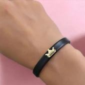 14 Ayar Altın Plakalı İsme Özel Taç Figürlü Doğal Siyah Derili Hediye Bileklik-503 thumbnail 3