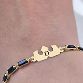 14 Ayar Altın Plakalı Harfe Özel Siyah Taş Desenli Taç Motifli Altın Renkli Zincirli Hediye Bileklik-510 thumbnail 3