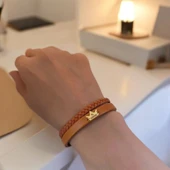 14 Ayar Altın Plakalı Harfe Özel Doğal Kahverengi Derili Taç Figürlü Hediye Bileklik-511 thumbnail 2