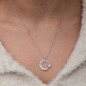 Gümüş Desenli Ay Yıldız Kadın Kolye thumbnail 3