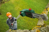 BOSCH UniversalChainPole 18 Teleskopik Akülü Zincirli Dal Budama thumbnail 4