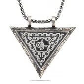 BlackCraft 925 Ayar Gümüş Üçgen İçi Açılabilen Tuğra Muskalık Gümüş Kolye (BC-39F3E0) thumbnail 1