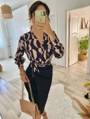 Lucky Life Kadın Uzun Kollu Kruvaze Yaka Dijital Baskılı Fiyonk Detay Atlas Kumaş Elbise thumbnail 12