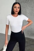 Rahat Ve Şık Kısa Kollu Bisiklet Yaka Likralı Viskon Penye Body Beyaz - 1