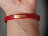 14 Ayar Altın Plakalı İsme Özel Dikdörtgen Figürlü Doğal Kırmızı Derili Hediye Bileklik-548 thumbnail 2
