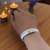 14 Ayar Altın Plakalı Sembole Özel Doğal Beyaz Derili Kalp Detaylı Oval Figürlü Hediye Bileklik-561 thumbnail 2