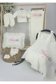 gros shop Müslin Yeni Doğan 4Katlı Organik %100Pamuk Kişiye Özgü Nakışlı Hastane Çıkış Seti (Nota Model) thumbnail 2