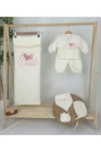 gros shop Müslin Yeni Doğan 4Katlı Organik %100Pamuk Kişiye Özgü Nakışlı Hastane Çıkış Seti (Çoklu Kelebek-3) thumbnail 2