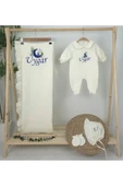 gros shop Müslin Yeni Doğan 4Katlı Organik %100Pamuk Kişiye Özgü Nakışlı Hastane Çıkış Seti (Kurt Model-2) thumbnail 2