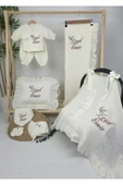 gros shop Müslin Yeni Doğan 4Katlı Organik %100Pamuk Kişiye Özgü Nakışlı Hastane Çıkış Seti(İkili Dal Model-5) thumbnail 2