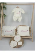 gros shop Müslin Yeni Doğan 4Katlı Organik %100Pamuk Kişiye Özgü Nakışlı Hastane Çıkış Seti (Kelebek Model-2) - 2