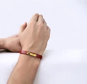 14 Ayar Altın Plakalı Harfe Özel Koyu Kırmızı Derili Taç Motifli Hediye Bileklik-567 thumbnail 2