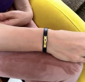 14 Ayar Altın Plakalı Harfe Özel Doğal Siyah Derili Kalp Figürlü Hediye Bileklik-568 thumbnail 2