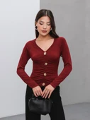 Kadın V Yaka Gold Düğmeli Bluz - Kahve - 3