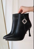 Moose Siyah Cilt Topuklu Bot thumbnail 1