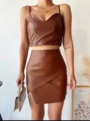 Kapaklı asimetrik model deri etek kahve thumbnail 1