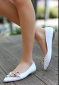 Popi Beyaz Cilt Zincirli Babet Ayakkabı thumbnail 2