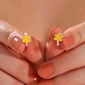 Supertrend Gümüş Sarı Çiçek Çocuk Küpesi thumbnail 2