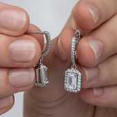 Supertrend Gümüş Beyaz Baget Taşlı Sallantılı Kadın Küpe thumbnail 1