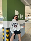Kadın, Kapüşonlu, Dik Yaka Fermuarlı, Crop-Kısa, Bol-Oversize, Önü Yazı Baskılı, Haki, Sweatshirt - 6