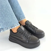 Natte Siyah Cilt Bağcıklı Spor Ayakkabı thumbnail 3