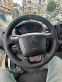 DİKİŞLİ DİREKSİYON KILIFI SİYAH DERİ KIRMIZI YÜZÜK KIRMIZI DİKİŞLİ FIAT DUCATO FOTODAKİ ARAÇ İÇİN thumbnail 2