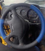 DİKİŞLİ DİREKSİYON KILIFI SİYAH DERİ MAVİ DERİ SİYAH DİKİŞLİ DAF BU DİREKSİYON İÇİN thumbnail 1