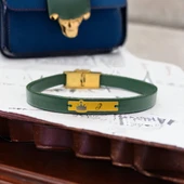 14 Ayar Altın Plakalı Harfe Özel Doğal Yeşil Derili Taç Figürlü Hediye Bileklik-572 thumbnail 2