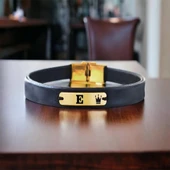 14 Ayar Altın Plakalı Harfe Özel Doğal Siyah Derili Taç Figürlü Hediye Bileklik-581 thumbnail 1
