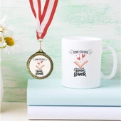 Kişiye Özel Book Lover Temalı Beyaz Kupa Bardak ve Madalya - MK05 - 1
