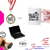 Kişiye Özel Book Lover Hediye Seti - Ahşap Mühür, Madalya ve Kupa B Serisi thumbnail 1