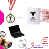 Kişiye Özel Kitap Kurdu Seti - Ahşap Mühür, Madalya ve Kupa Bardak B Serisi - 1