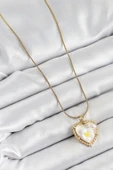 316L Çelik Zincir Beyaz Sanatsal Portre İnci Detaylı Papatya Figürlü Kalp Model Gold Renk Kadın Kolye - TJ-BKO10270 thumbnail 2