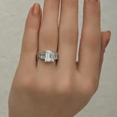 Gümüş Beyaz Baget Taşlı Bayan Yüzük thumbnail 4