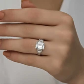 Gümüş Beyaz Baget Taşlı Bayan Yüzük thumbnail 3