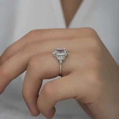 Gümüş Beyaz Baget Taşlı Kadın Yüzük thumbnail 4