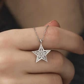 ​​Gümüş Baget Taşlı Yıldız Kolye thumbnail 4