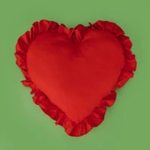 Soft Fırfırlı Kalpli Kırlent - Kırmızı - 49x48 cm thumbnail 1